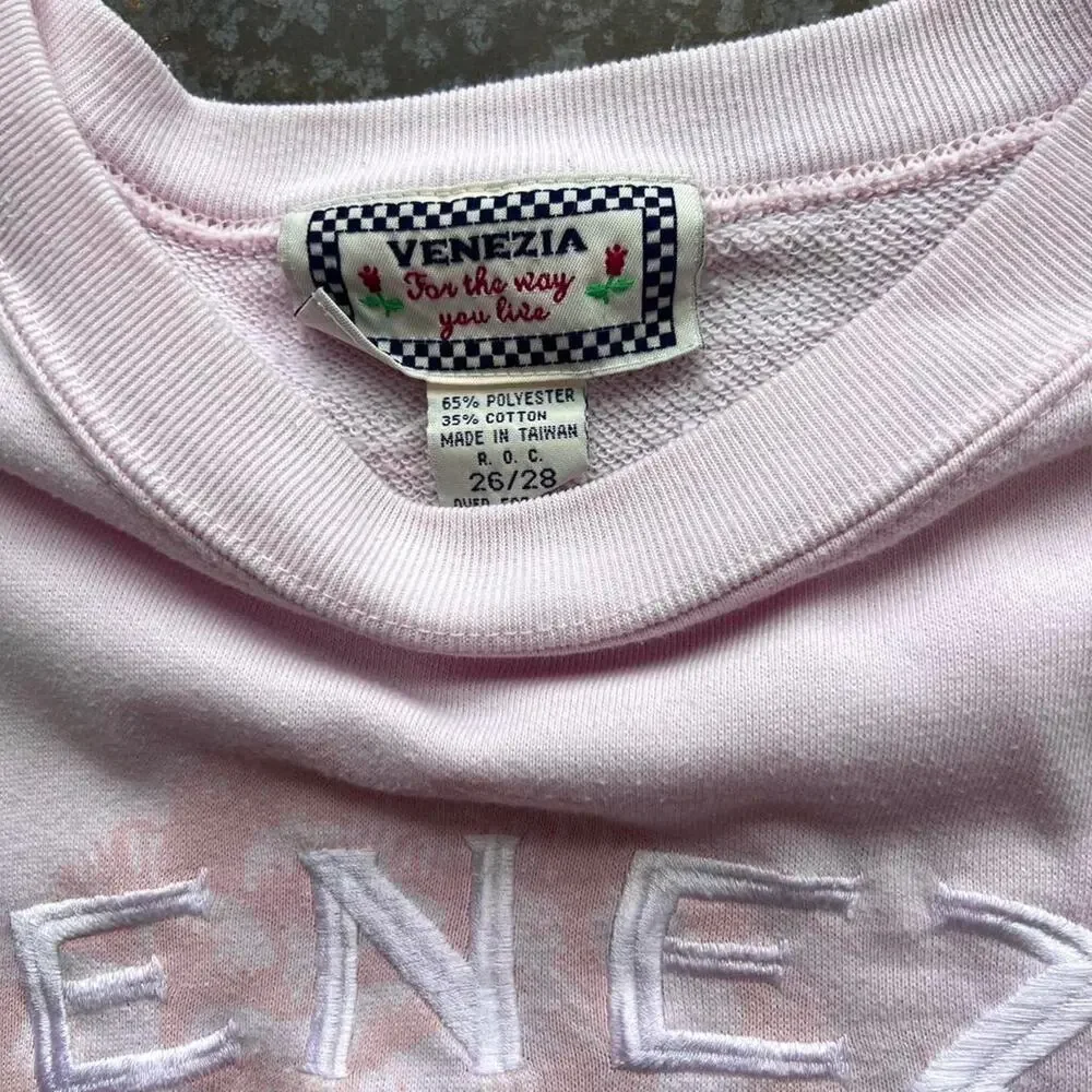 Vintage 90s Venezia Pink Embroidered Heart Sweatshirt Women's 26/28 Crewneck